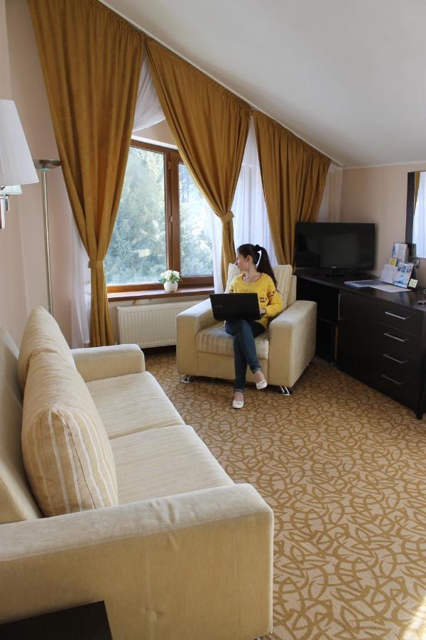 Kapriz Karakol Hotel Exterior foto